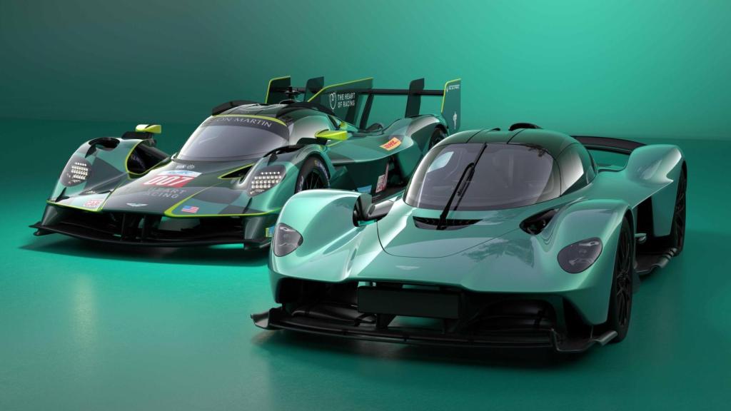 La versión de la calle y la competencia Aston Martin Valkyrie