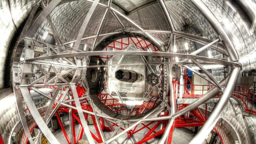 Interior del Gran Telescopio de Canarias