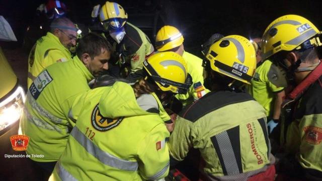 Imagen de archivo de una intervención de bomberos del CPEIS y sanitarios.