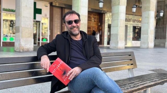 Agustín Martínez en  Zaragoza con su nueva novela El Esplendor.