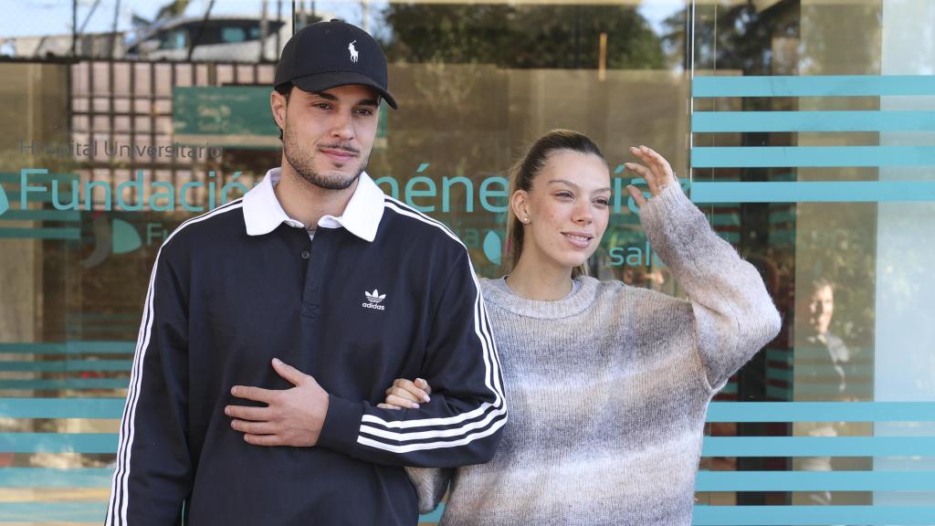 Alejandra Rubio y Carlo Costanzia después de ser padres.