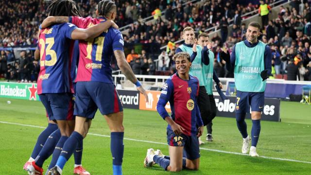 Los jugadores del Barça celebran el gol de Lamine Yamal ante la Atalanta.