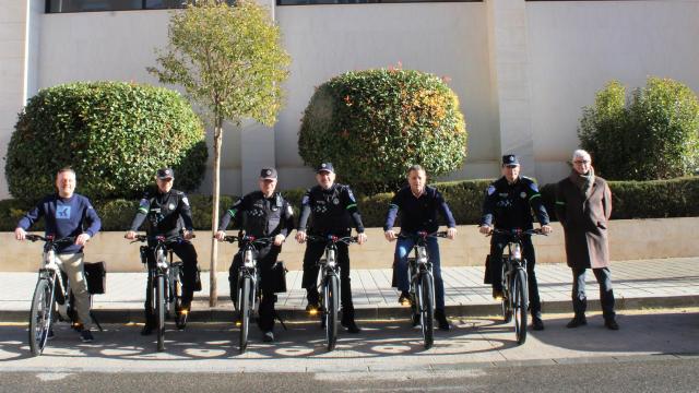 Visita del alcalde de Albacete a la Jefatura de la Policía Local.