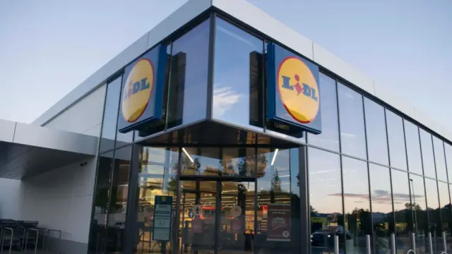 Fachada de un supermercado de Lidl.