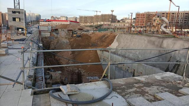 El parque infantil de Xuxán, en A Coruña, continúa cerrado tras un derrumbe