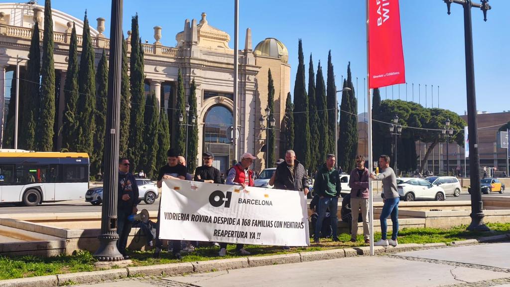 Un grupo de empleados de Vidriería Rovira se manifiesta durante la BWW.