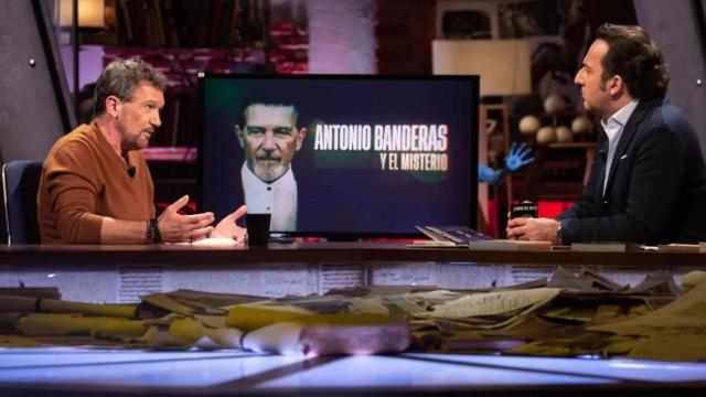 Antonio Banderas e Iker Jiménez en ‘Cuarto Milenio’.