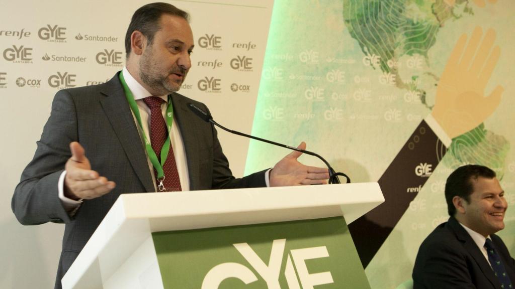 José Luis Ábalos y Jacobo Pombo en el GYL Fórum de 2019.