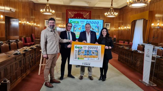 El presidente de la Diputación de Zamora, Javier Faúndez, el delegado ONCE en Castilla y León, Ismael Pérez, el director de Meliza, Francisco Alonso, y la directora de ONCE en Zamora, Anabel Martín, presentan el cupón