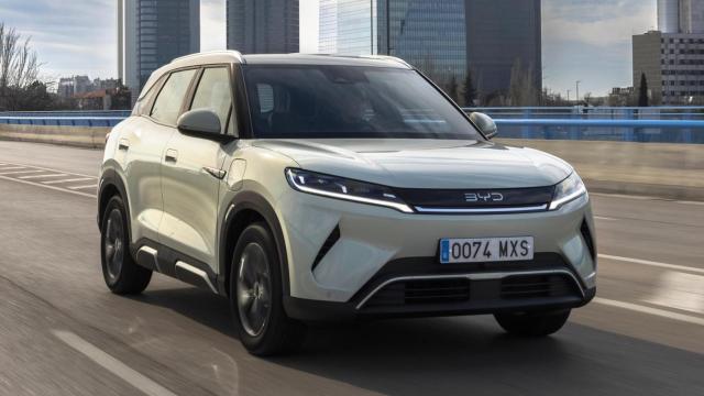 El BYD Atto 2 es un SUV de tamaño compacto y enfoque urbano.