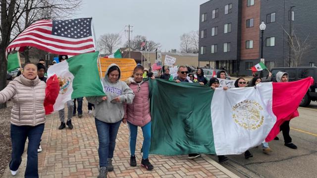 Manifestación en protesta por las medidas de control de inmigración del presidente estadounidense Donald Trump en Chicago (Illinois)