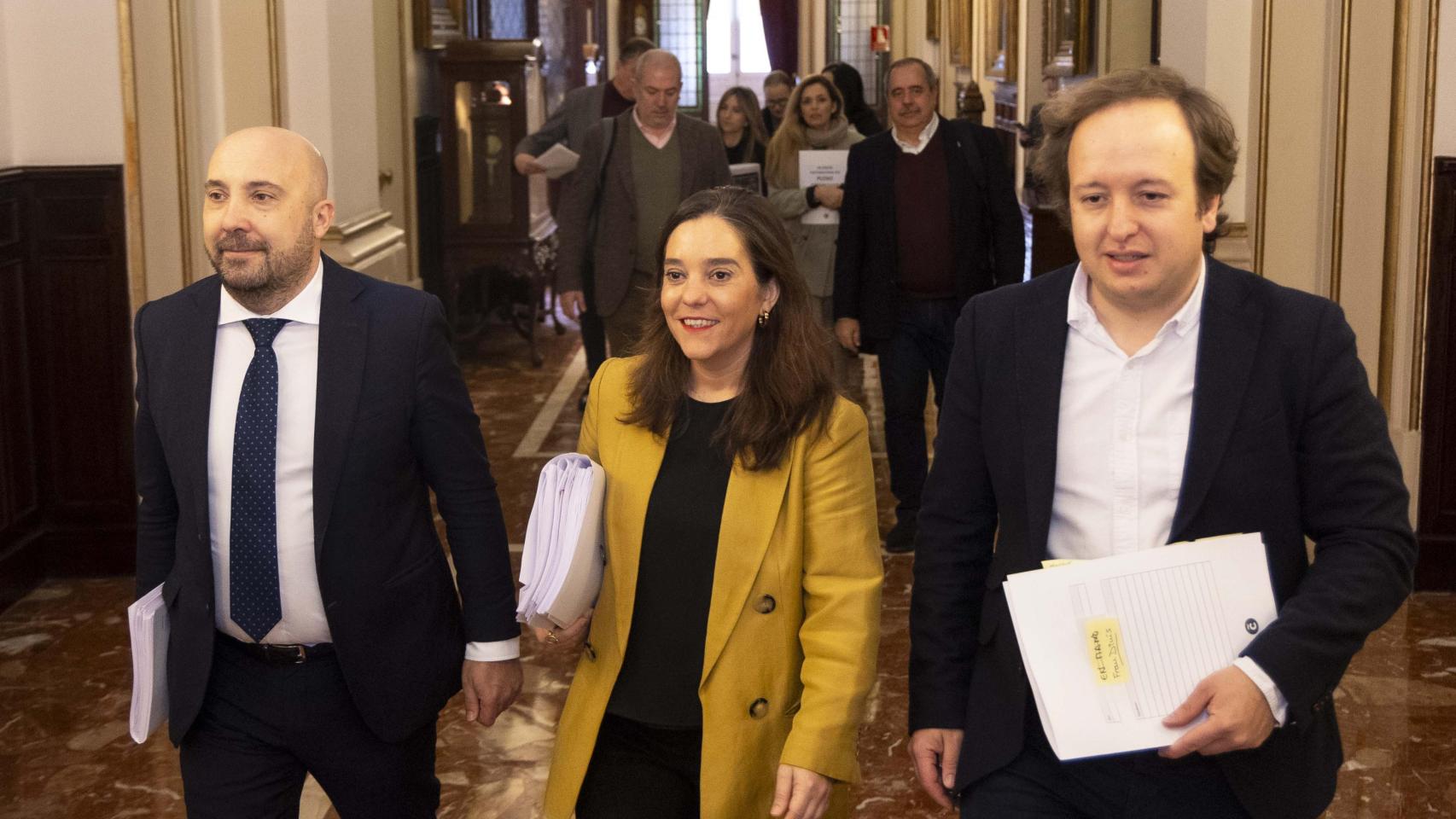 José Manuel Lage, Inés Rey y Francisco Díaz Gallego, hoy al empezar el Pleno de A Coruña.