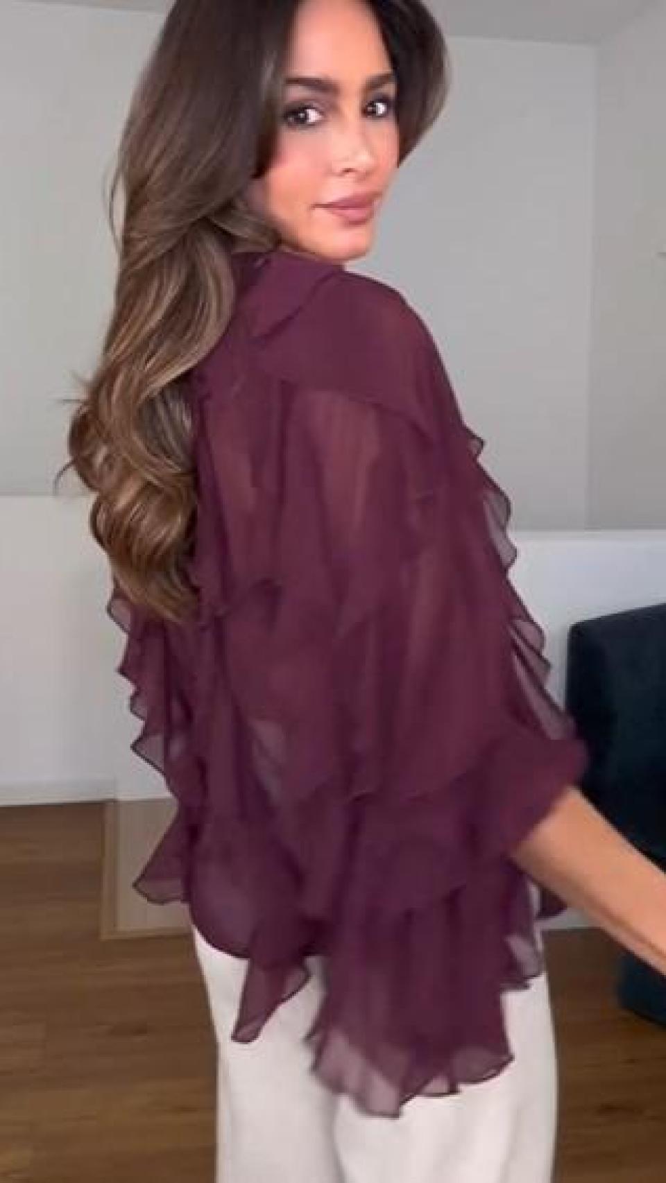 Rocío Osorno lleva una blusa de Zara que pertenece a la ZW Collection.