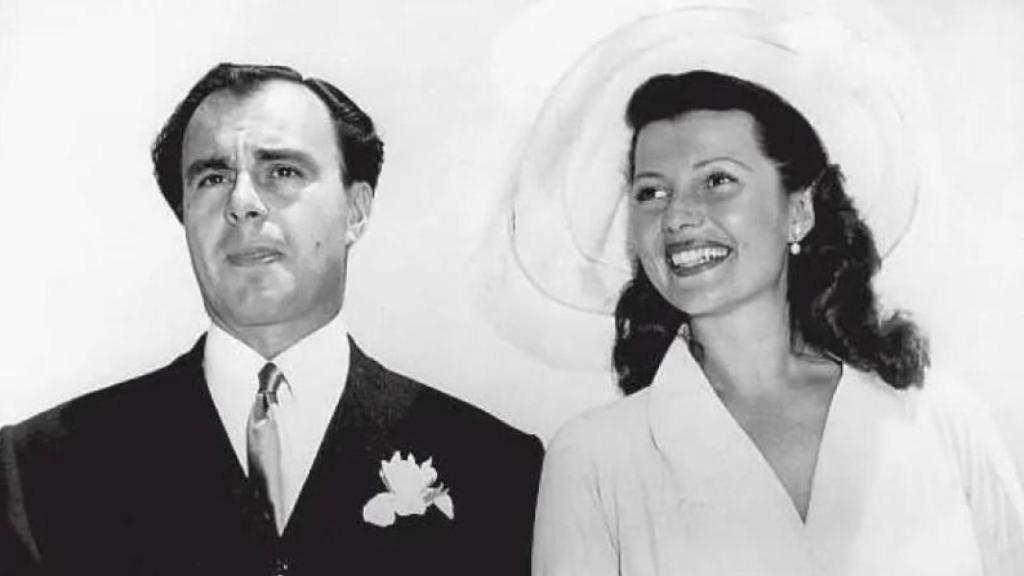 El padre del Aga Khan IV en su boda con la actriz Rita Hayworth.