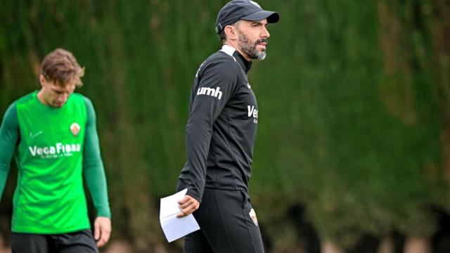 El entrenador del Elche Eder Sarabia.