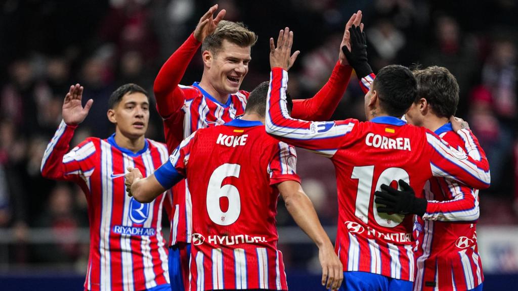 Los jugadores del Atlético de Madrid celebran el gol de STASTE contra Getafe.