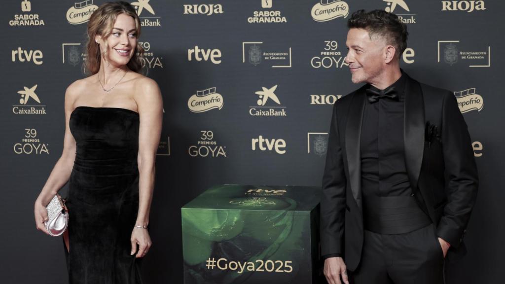 Alejandro Sanz y su novia, Candela Márquez.