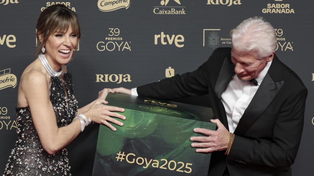 Richard Gere, con su compañero, gallego Alejandra Silva.