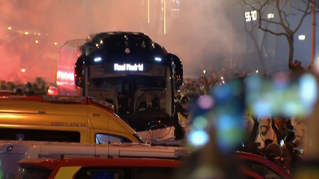 Llegada del autobús del Real Madrid