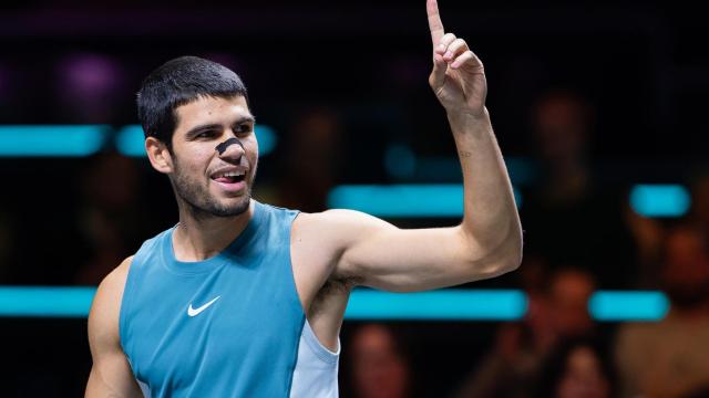 Carlos Alcaraz, durante su victoria ante Andrea Vavassori en Róterdam