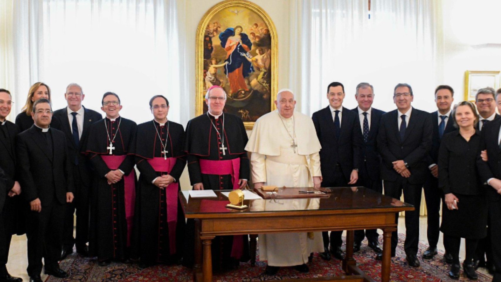 El Papa Francisco recibe al alcalde de Sevilla, el presidente de la Junta, al arzobispo y las hermandades hispalenses