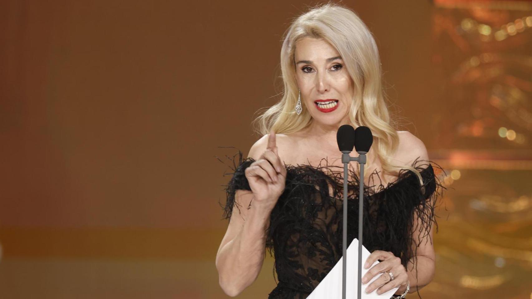 María Luisa Gutiérrez, productora de 'La infiltrada', durante su discurso de recepción del Goya a mejor película. Foto: EFE/Julio Muñoz