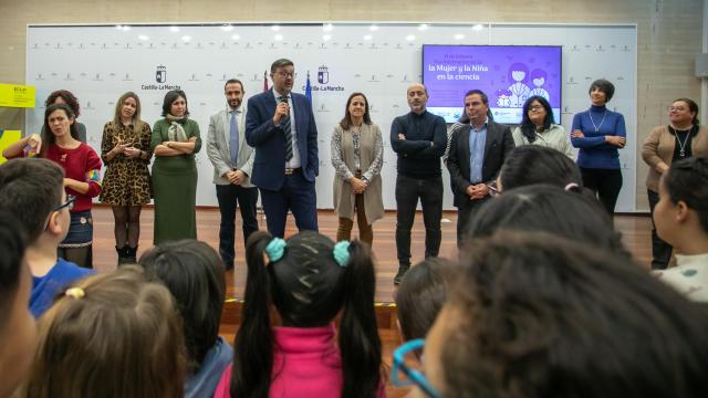 Amador Pastor en el acto por el Día Internacional de la Mujer y la Niña en la Ciencia. Foto: JCCM.