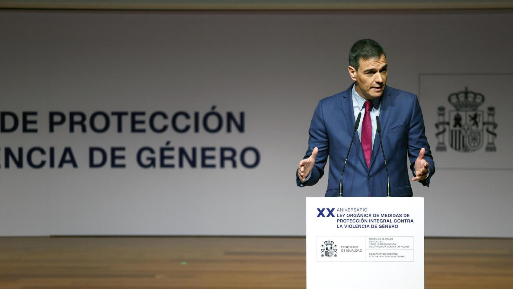 Sánchez pide a jueces "menos sesgo machista" y critica la "falta de empatía" en interrogatorios como el de Elisa Mouliaá