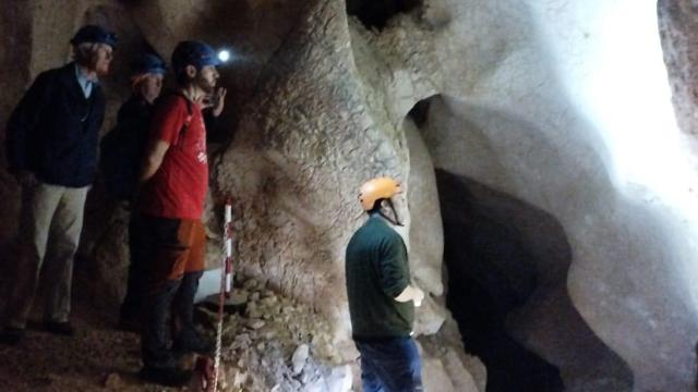 Interior de una de las cuevas.