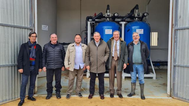 El presidente de la Diputación de Zamora, Javier Faúndez, visita la potabilizadora de Villanueva del Campo