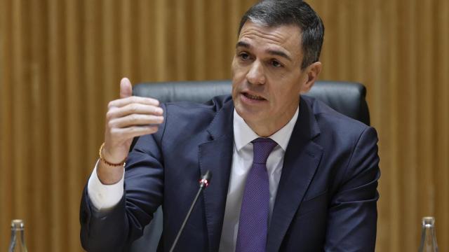 Pedro Sánchez, este martes en la reunión interparlamentaria del PSOE.