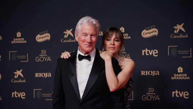 Richard Gere junto a su pareja Alejandra Silva.