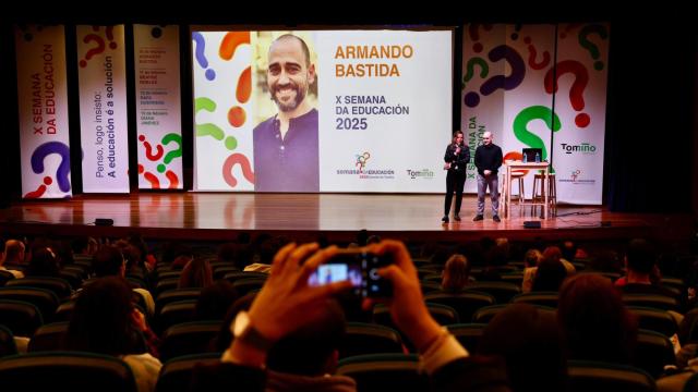 Armando Bastida da en Tomiño (Pontevedra) las 10 claves para criar con sentido común