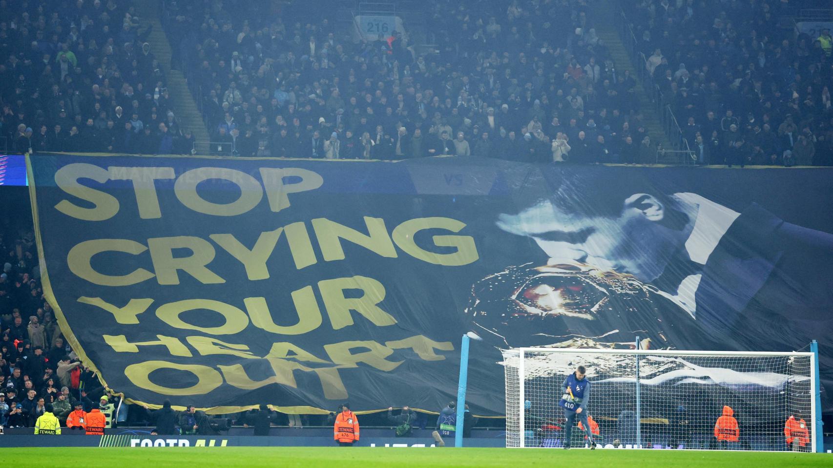 Sigue el pique Vinicius - Rodri: esto dijo el futbolista del City sobre la pancarta del Balón de Oro en el Etihad Stadium