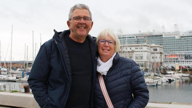 Janet y Daryl, cruceristas en A Coruña.