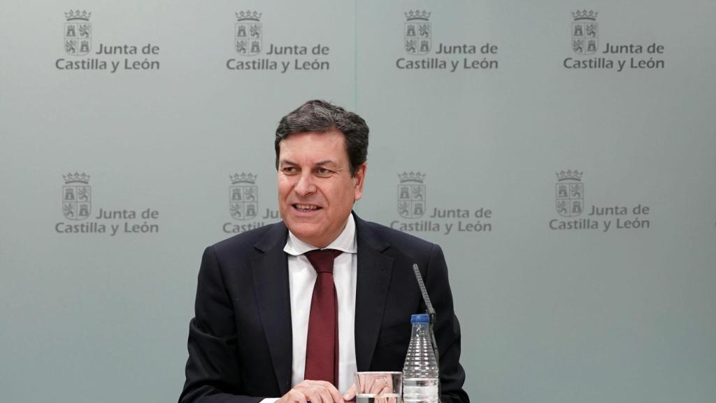 El consejero de Economía y Hacienda y portavoz de la Junta, Carlos Fernández Carriedo, comparece en rueda de prensa posterior al Consejo de Gobierno.