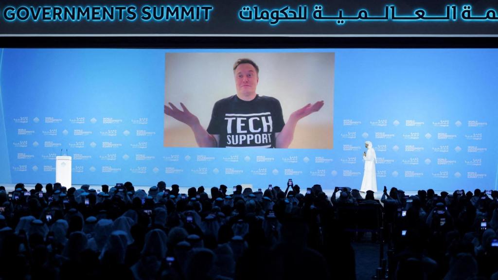 Elon Musk durante su intervención en el evento Dubai's World Government Summit.