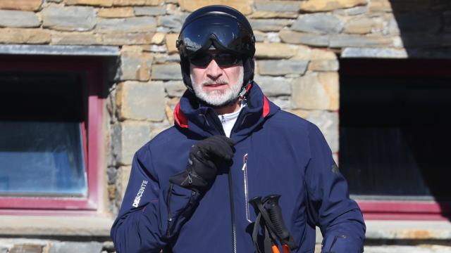 El Rey Felipe ha visitado la estación de esquí de Baquera Beret sin la compañía de la Reina Letizia.