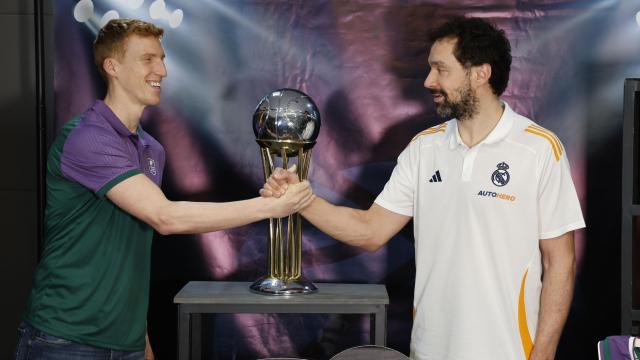 Los capitanes del Unicaja Málaga, Alberto Díaz, y del Real Madrid, Sergio Llull, presentaron este domingo la final de la Copa del Rey.