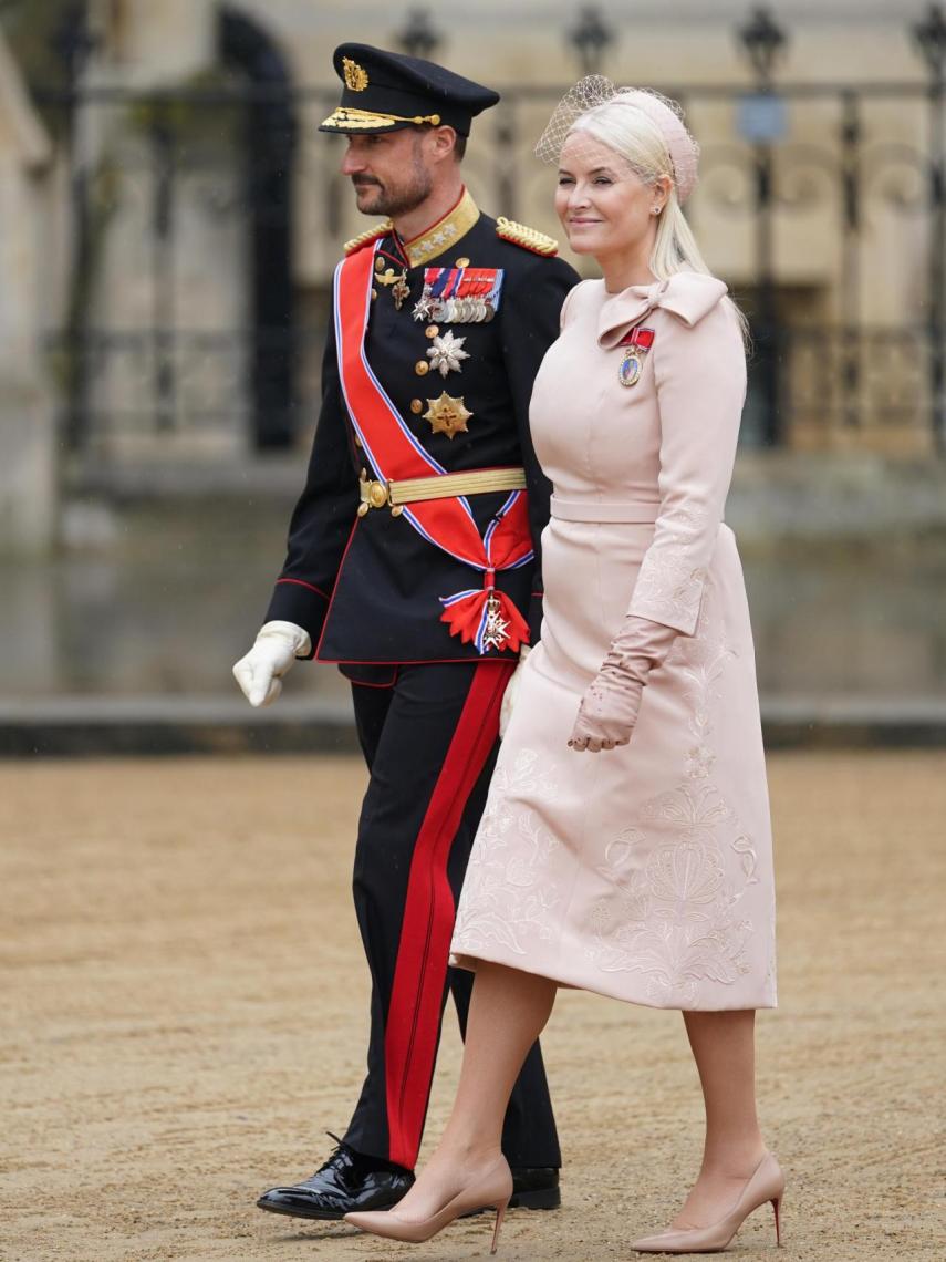 Haakon y Mette-Marit de Noruega en la coronación de Carlos III.