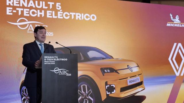 Alfonso Fernández Mañueco, durante la ceremonia de entrega del Premio Coche del Año en España.