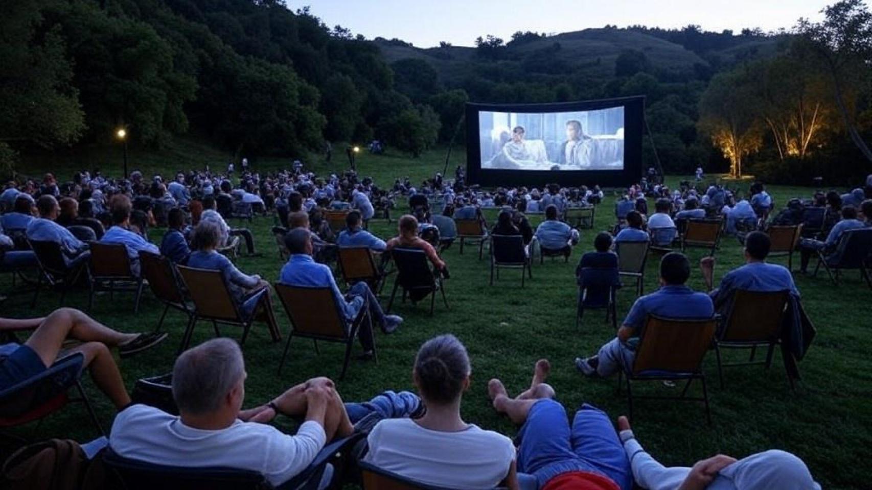 El paraíso natural de EEUU está en un pueblo cerca de Los Ángeles: un cine al aire libre y senderos impresionantes