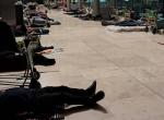 Almeida considera "cruel" la prohibición de dormir en Barajas y amenaza a Aena con no volver a reunirse