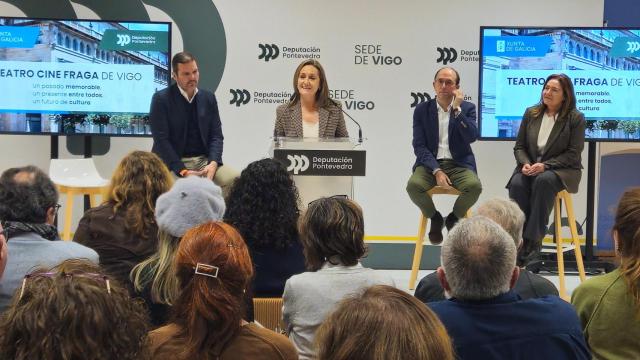 Reunión en la Diputación, en Vigo, para abordar los usos del Teatro Fraga de Vigo.