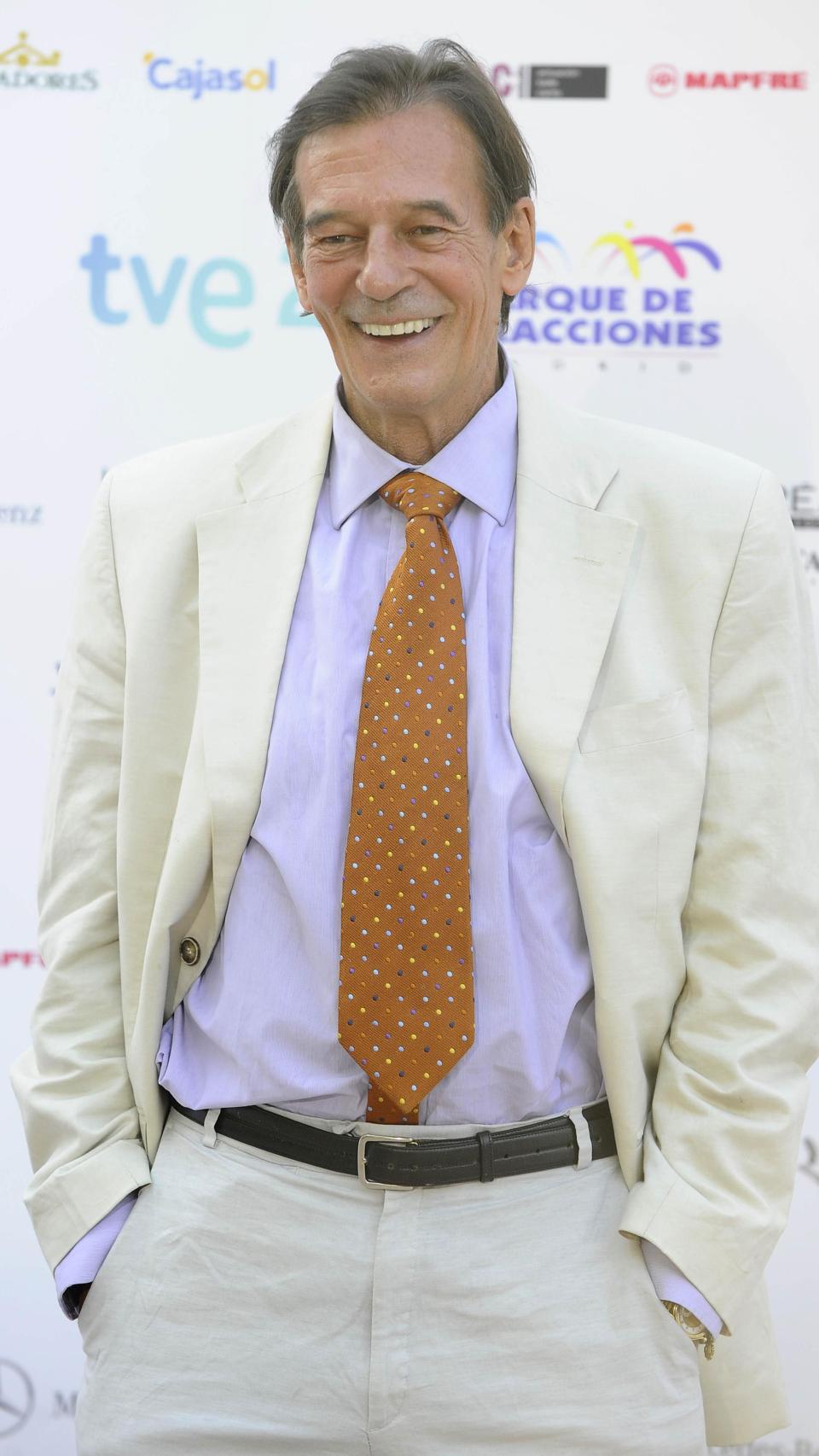 El legendario actor Tony Isbert en una Ley Pública en 2012.