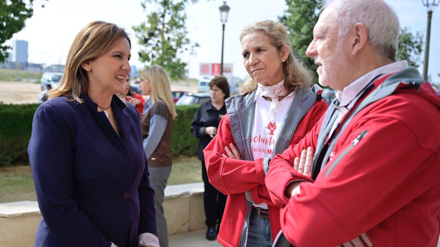 La Infanta Elena visita la zona cero de la dana en Valencia para conocer la acción de tres ONGs que apoya la Fundación Mapfre