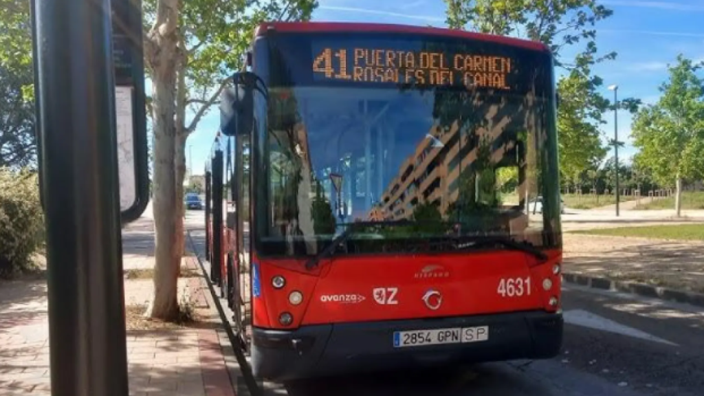 Autobús línea 41 en Zaragoza, en una imagen de archivo.