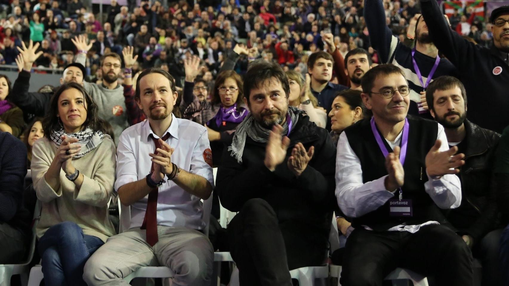 Última hora política, en directo | Excompañeras y exalumnas de Monedero: "Te hablaba mirándote a los pechos, te tocaba la cintura y el trasero. Era un baboso"