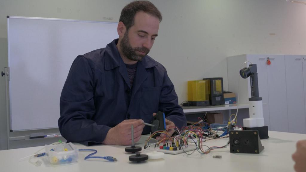 Álvaro Alhama, responsable técnico del Laboratorio de Prototipado del PCUMH.