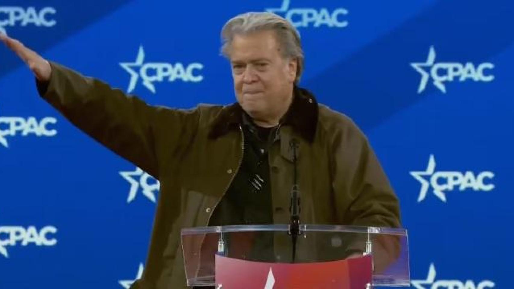 Bannon, ideólogo de Trump, revienta la convención ultra de EEUU con un saludo nazi y Bardella cancela su discurso